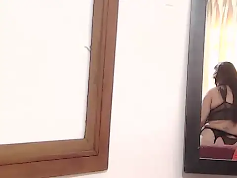 Snapshot of OSHYRIS chatting on October 6, 2025, 12:57 pm OSHYRIS online show from October 6, 2025, 12:57 pm