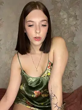 MiaMrazz online show from October 22, 2025, 5:02 pm