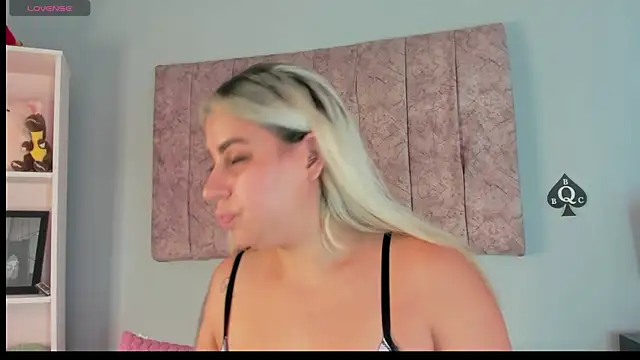 naomi sanz online show from October 15, 2025, 6:30 pm