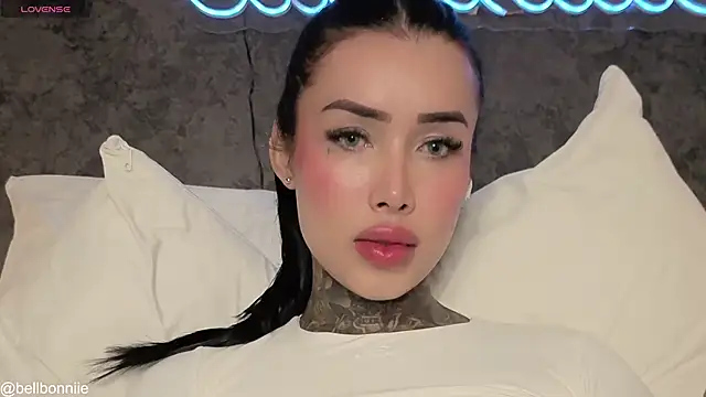 belllbonniie online show from May 10, 2026, 3:17 pm