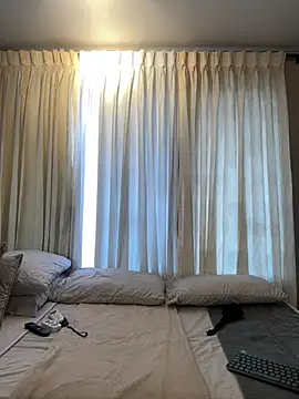 Tayler Kim online show from April 4, 2026, 6:05 pm