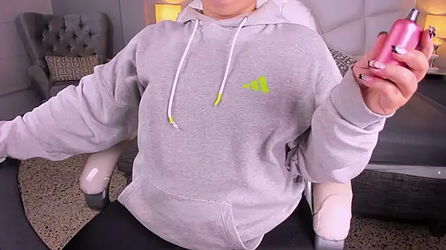 Snapshot of Miss_Francheska chatting on February 3, 2026, 11:48 am Miss Francheska online show from February 3, 2026, 11:48 am