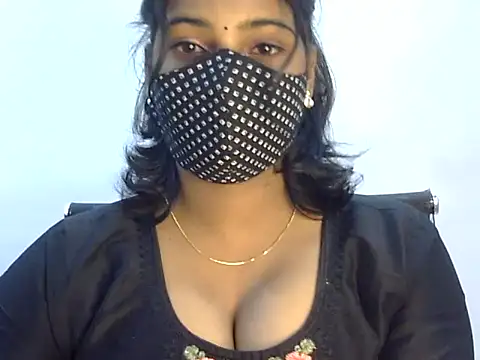 Hott Noor online show from November 2, 2025, 7:16 pm
