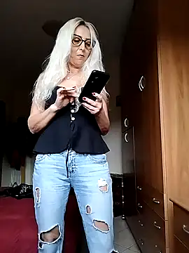  sexyBLONDE46  online show from November 7, 2025, 2:17 pm