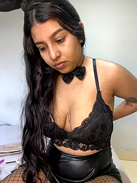  Chloe Smith online show from October 31, 2025, 2:40 pm