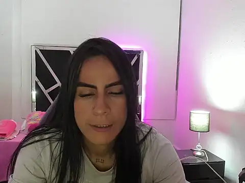 charlotthe ee online show from October 11, 2025, 11:14 pm