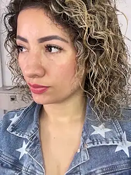 Nicolblossom1 online show from November 17, 2025, 3:40 pm