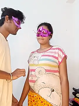 new coupleee online show from November 1, 2025, 12:29 pm