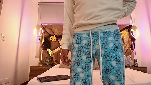 genessis  david online show from October 11, 2025, 4:22 am