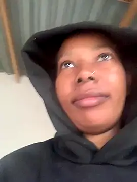 Pretty Beauty online show from November 3, 2025, 2:51 pm