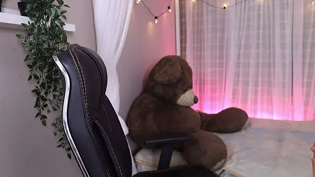 Mystic blue online show from November 12, 2025, 12:49 pm