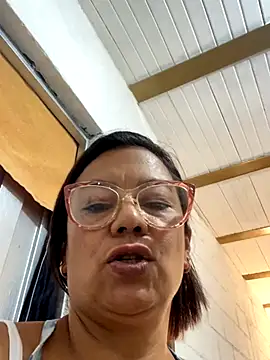 YadiraOrozco online show from September 8, 2025, 3:22 pm