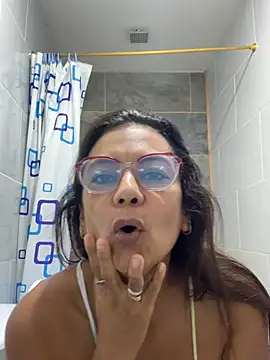 YadiraOrozco online show from January 10, 2026, 1:24 pm