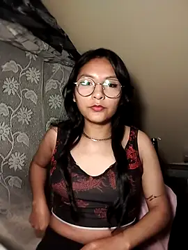 Snapshot of Regina_Shine chatting on September 9, 2025, 11:48 pm Regina Shine online show from September 9, 2025, 11:48 pm