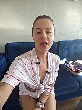 Snapshot of BabyFaceMia chatting on October 20, 2025, 8:04 am BabyFaceMia online show from October 20, 2025, 8:04 am