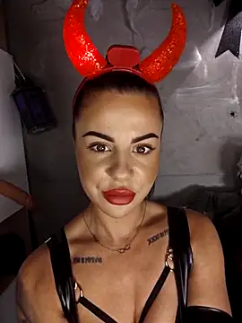 Snapshot of BabyFaceMia chatting on October 28, 2025, 4:09 pm BabyFaceMia online show from October 28, 2025, 4:09 pm