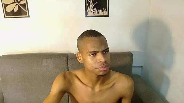 Snapshot of criss_zuri chatting on October 10, 2025, 11:53 am criss zuri online show from October 10, 2025, 11:53 am