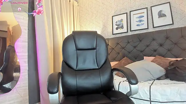 Snapshot of sophie__blare chatting on September 27, 2025, 8:03 pm sophie blare online show from September 27, 2025, 8:03 pm