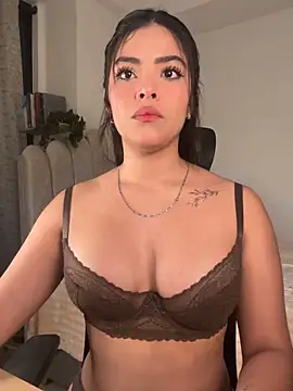 Snapshot of Sara-Evans chatting on November 13, 2025, 12:20 am Sara-Evans online show from November 13, 2025, 12:20 am