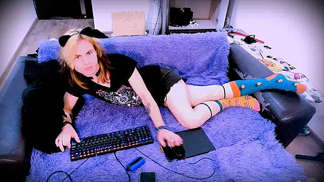 Snapshot of SparkyFerret chatting on October 3, 2025, 8:50 pm SparkyFerret online show from October 3, 2025, 8:50 pm