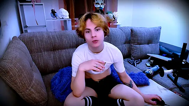 Snapshot of SparkyFerret chatting on November 20, 2025, 4:18 pm SparkyFerret online show from November 20, 2025, 4:18 pm