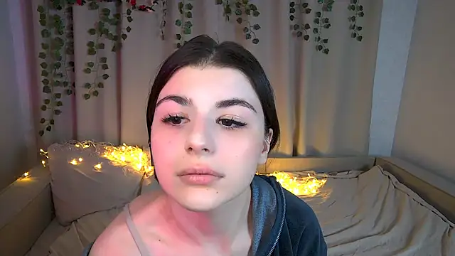 Snapshot of pyro_flerrr chatting on September 19, 2025, 6:52 pm pyro flerrr online show from September 19, 2025, 6:52 pm