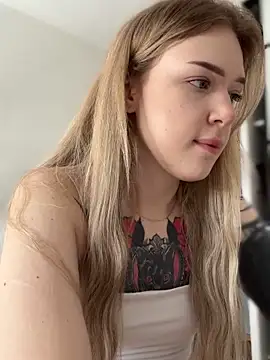 Snapshot of elliss_ chatting on September 19, 2025, 7:21 am elliss online show from September 19, 2025, 7:21 am