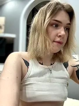 elliss  online show from October 30, 2025, 1:23 pm