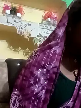 Snapshot of Hema4545 chatting on October 11, 2025, 8:51 pm Hema4545 online show from October 11, 2025, 8:51 pm