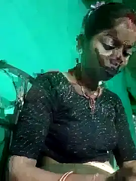 Snapshot of Hema4545 chatting on October 17, 2025, 9:28 pm Hema4545 online show from October 17, 2025, 9:28 pm