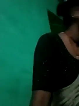 Snapshot of Hema4545 chatting on October 23, 2025, 4:50 pm Hema4545 online show from October 23, 2025, 4:50 pm