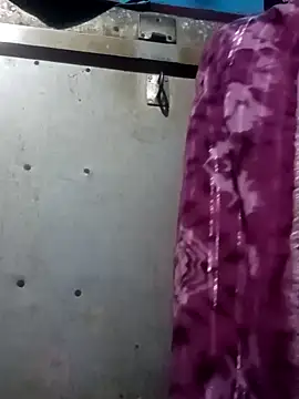 Snapshot of Hema4545 chatting on October 29, 2025, 8:10 pm Hema4545 online show from October 29, 2025, 8:10 pm