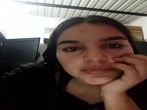 chloe 90 online show from November 7, 2025, 4:12 am