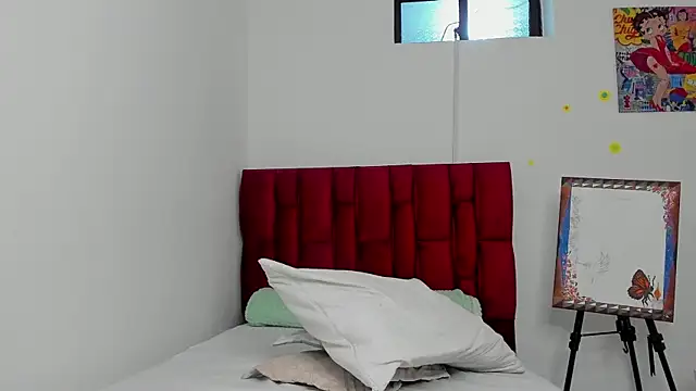 berenicelV online show from October 30, 2025, 12:01 am