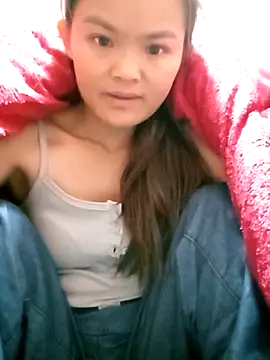 xinhxinhcute online show from November 3, 2025, 11:37 pm