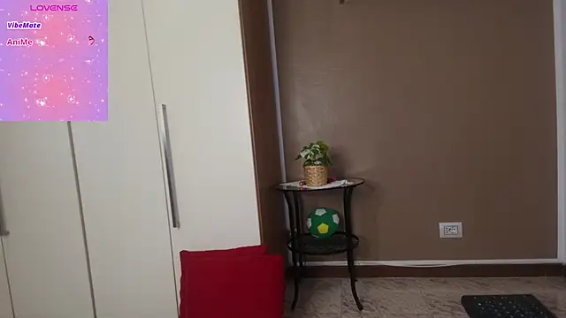 ScarletVerdi online show from November 22, 2025, 7:51 am