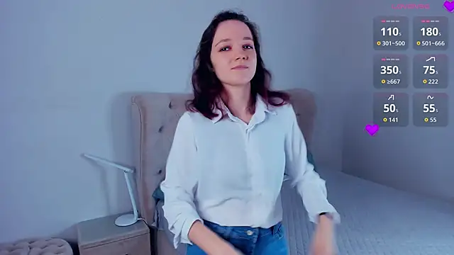 Snapshot of RolandaFolkes chatting on October 26, 2025, 4:18 am RolandaFolkes online show from October 26, 2025, 4:18 am