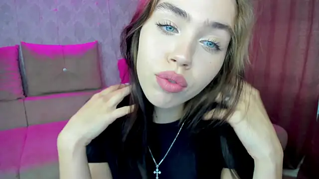 Snapshot of Kitty_Mila chatting on September 11, 2025, 8:14 am Kitty Mila online show from September 11, 2025, 8:14 am