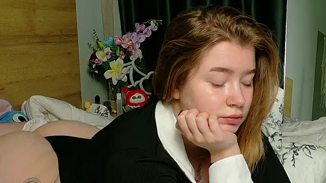 Snapshot of Rebecca_Lace chatting on October 31, 2025, 10:11 pm Rebecca Lace online show from October 31, 2025, 10:11 pm