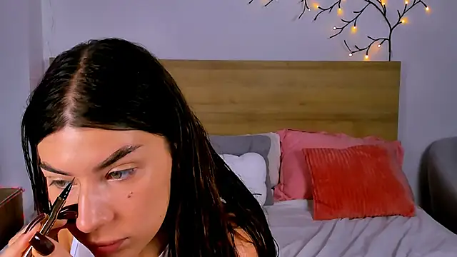 Bella Davis love online show from October 11, 2025, 9:46 pm