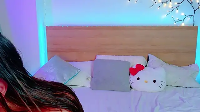 Bella Davis love online show from October 29, 2025, 5:47 pm