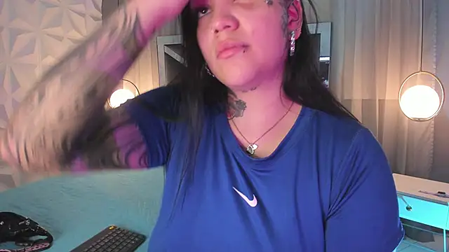 MAGIC TESSA online show from November 21, 2025, 8:07 pm