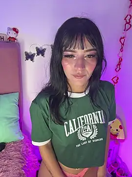 LindaWz  online show from April 4, 2026, 8:12 am