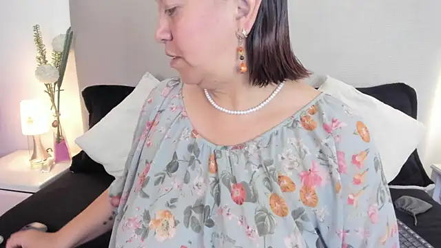 Angel Velvet online show from March 31, 2026, 8:09 pm