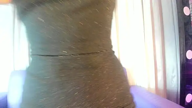 Snapshot of Zairaa_Fox chatting on October 15, 2025, 7:14 pm Zairaa Fox online show from October 15, 2025, 7:14 pm