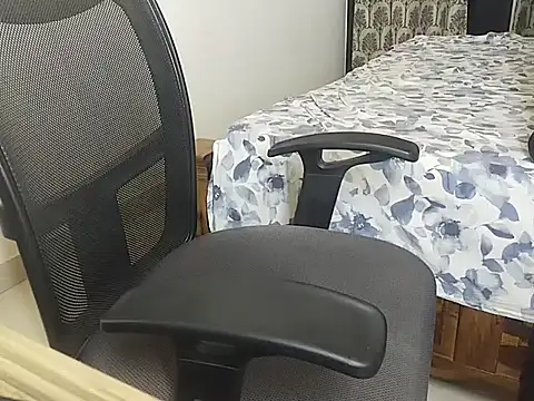 Snapshot of Dark_choclate99 chatting on October 27, 2025, 1:37 pm Dark choclate99 online show from October 27, 2025, 1:37 pm