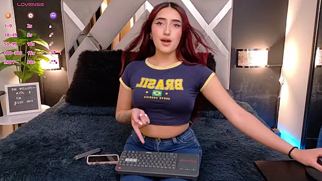 Snapshot of Miia_bunny chatting on October 4, 2025, 8:40 pm Miia bunny online show from October 4, 2025, 8:40 pm