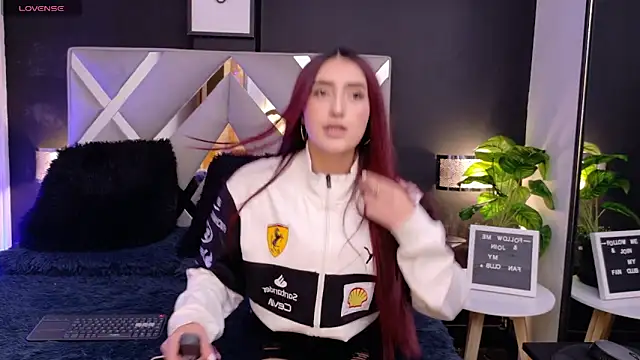 Snapshot of Miia_bunny chatting on October 7, 2025, 8:17 pm Miia bunny online show from October 7, 2025, 8:17 pm