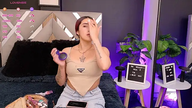 Snapshot of Miia_bunny chatting on October 11, 2025, 9:13 pm Miia bunny online show from October 11, 2025, 9:13 pm