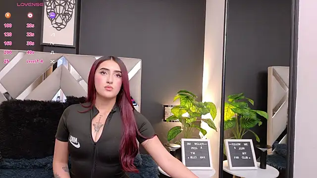 Snapshot of Miia_bunny chatting on October 13, 2025, 8:09 pm Miia bunny online show from October 13, 2025, 8:09 pm